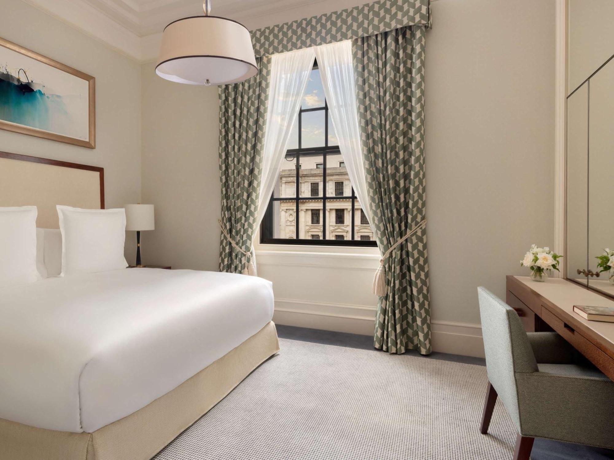 Raffles At The Owo Hotel Londra